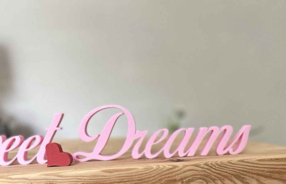 Sweet Dreams Sign Freestanding Gift for Home Decor Bedroom Ornament Decoration